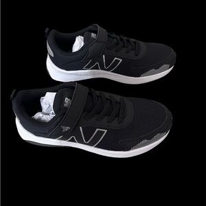 New Balance Black Sneakers